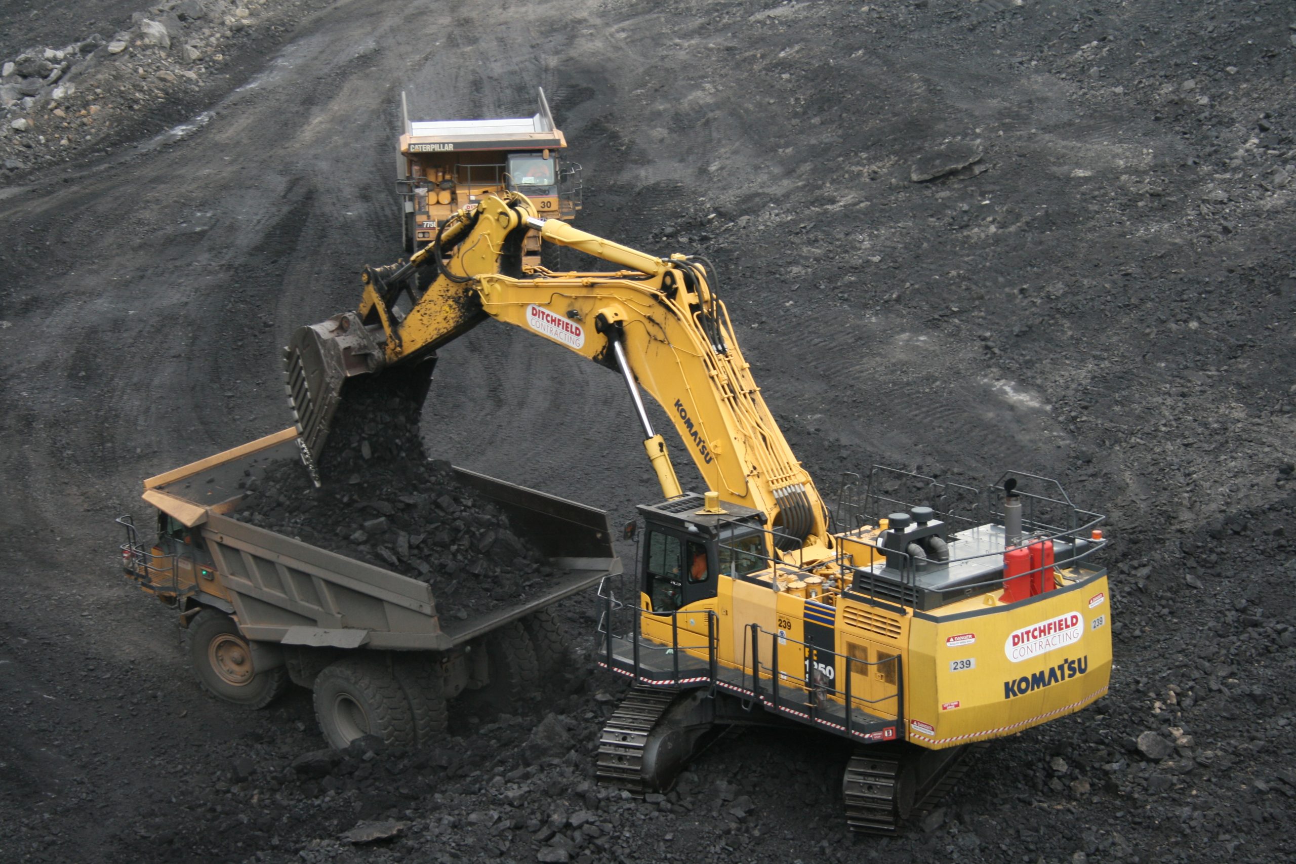 Mining heavy vehicle